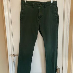 Men’s green chino pants 30x32